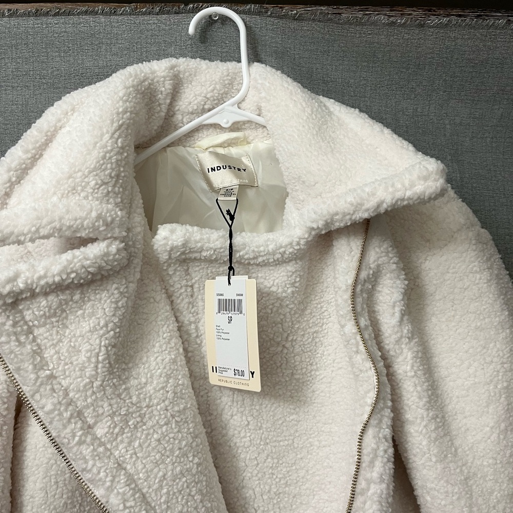 Women's White Sherpa Jacket - Picture 8 of 8